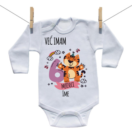 Bodije s dugim rukavom Već imam 6 mjeseci sa životinjicom Bodije s dugim rukavom Već imam 6 mjeseci sa životinjicom