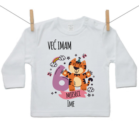Majica s dugim rukavom Već imam 6 mjeseci sa životinjicom