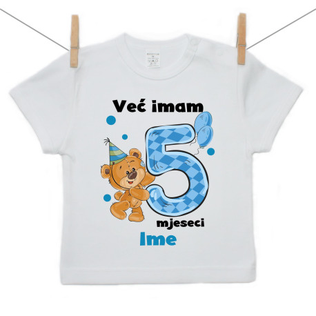 Majica s kratkim rukavom Već imam 5 mjeseci s medvjedićem i imenom djeteta dječak Majica s kratkim rukavom Već imam 5 mjeseci s medvjedićem i imenom djeteta dječak