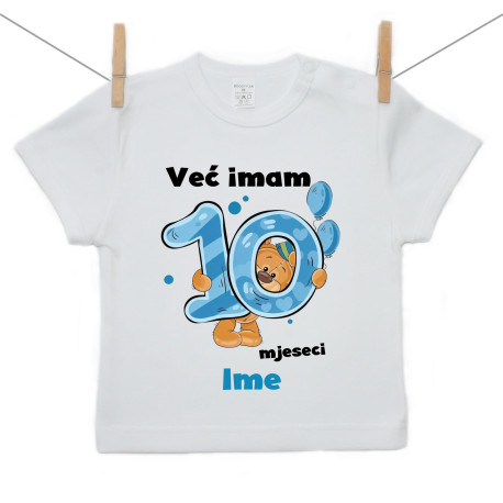 Majica s kratkim rukavom Već imam 10 mjeseci s medvjedićem i imenom djeteta dječak Majica s kratkim rukavom Već imam 10 mjeseci s medvjedićem i imenom djeteta dječak