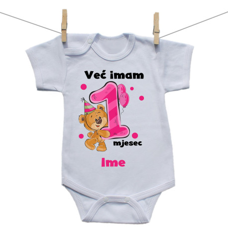 Bodije s kratkim rukavom Već imam 1 mjesec s medvjedićem i imenom djeteta – Djevojčica Bodije s kratkim rukavom Već imam 1 mjesec s medvjedićem i imenom djeteta – Djevojčica